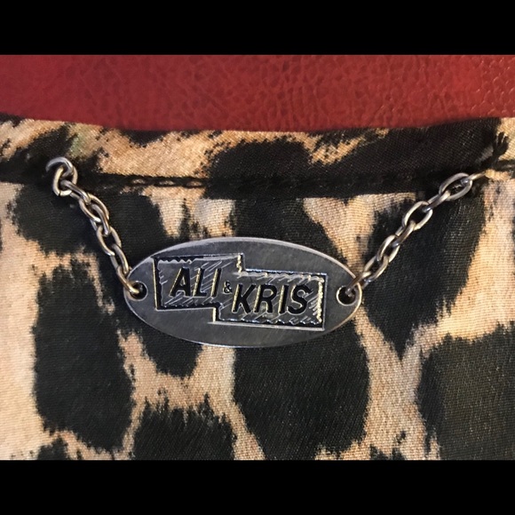 Ali & Kris Leopard Print Blouse - Picture 4 of 10